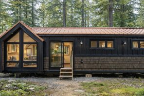 This 492-Square-Foot Canadian Tiny Home Has a Mud Room, a Bathtub, and Zero Apologies