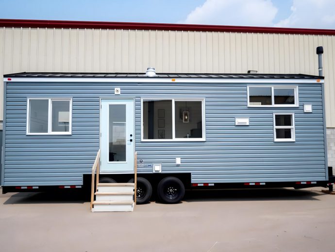 This 368 Sq Ft Tiny Home Has a Murphy Bed, Incinerating Toilet, and More Clever Storage Than Most Apartments