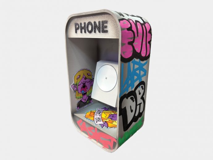 This $125 Glowing Pay Phone Charges the Smartphone That Killed It