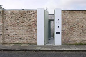 This Hidden London Home Lives Behind a Garden Wall – And It’s Pure Genius