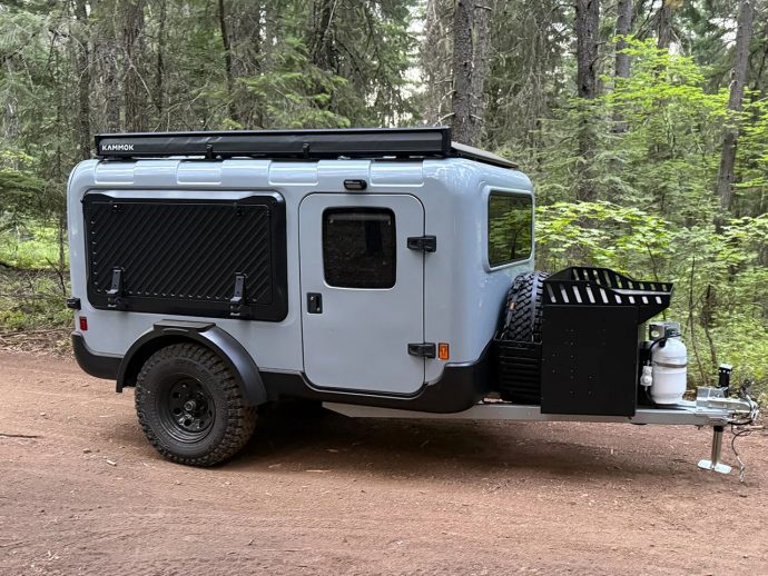 Motsmann Outranger’s camper trailer gives you off-grid comfort without the size and hassle of an RV
