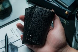 A $160 Japanese Everyday Carry Card Holder Designed to Disappear Into the Breast Pocket of a Blazer