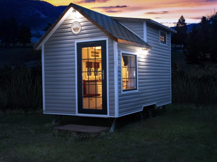 This 20-Foot Tiny Home by Is Built for Nomads Who Refuse to Compromise