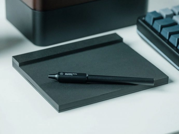 This Handmade Japanese Drawing Pad Comes With Black Paper That Makes Every Stroke Feel Deliberate