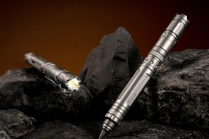 This 60g Titanium Pen Doubles as a Pocket Repair Station With a Detachable Flashlight and 3-Slot Toolbox