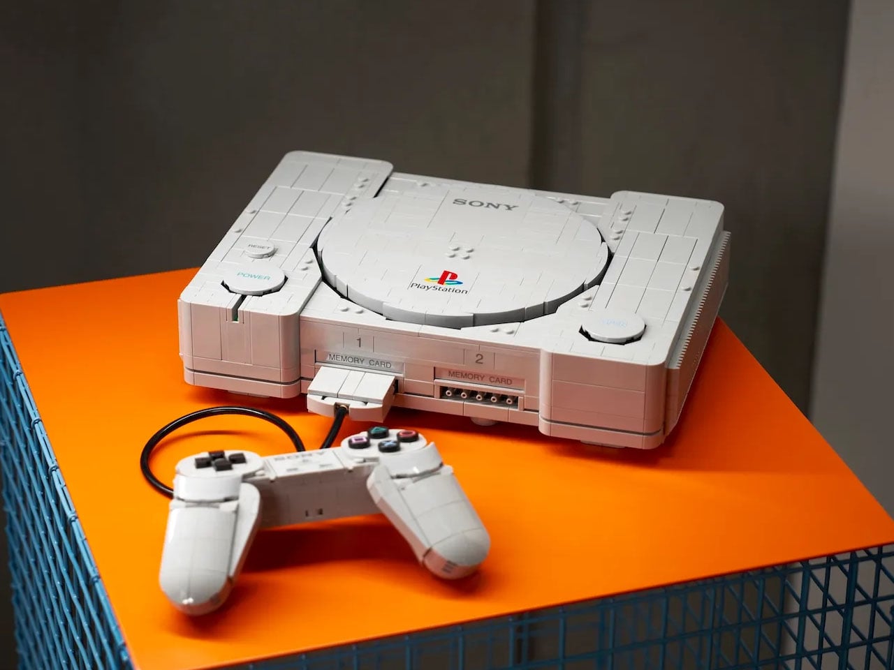 LEGO’s 1:1 PlayStation replica lets you put the iconic ’90s console on your desk - Yanko Design