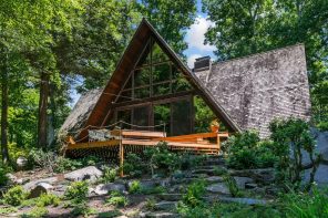 A Hidden $1.7M A-Frame That’s Actually an Hour From NYC