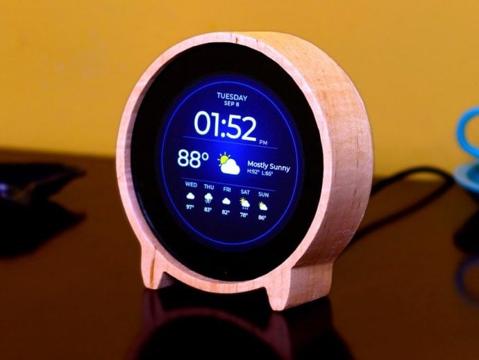 A Round Clock That Shows the Forecast So You Stop Checking Your Phone