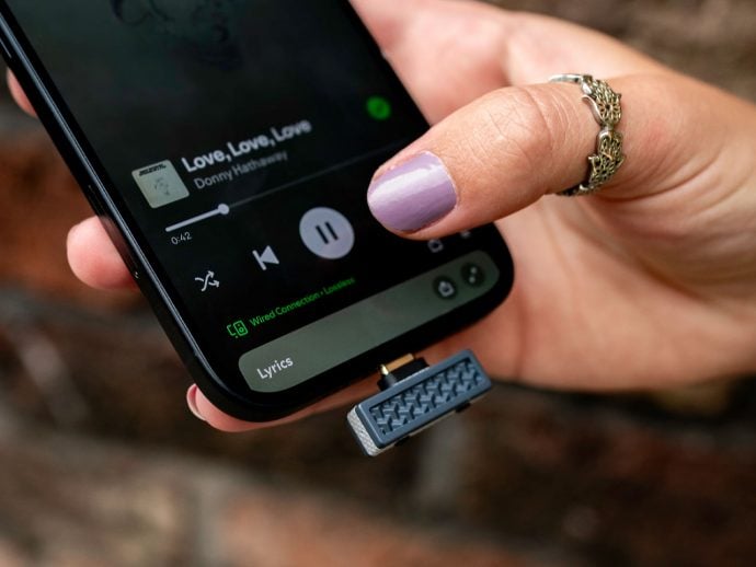 iFi Audio UP Play Max lets you enjoy high-end wireless headphones in lossless when connected to iPhone