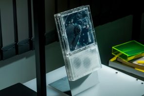 This CD Player Doesn’t Hide Its Mechanism, It Puts It on Display