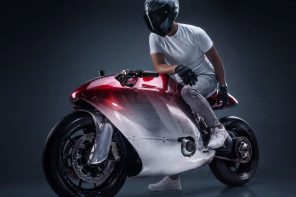 Bandit9 (RED)800 Motorcycle Fades From Racing Red to Brushed Aluminum