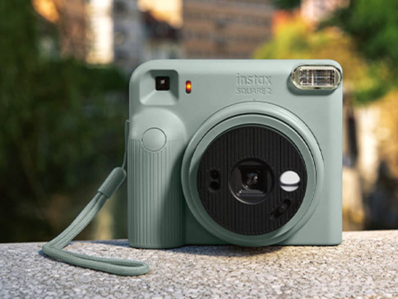 Fujifilm’s Instax SQUARE 2 Adds Color Filters Without an App