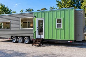 The Single-Level Avalon 32′ Tiny Home Keeps Everyday Living Downstairs
