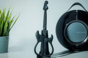 These Japanese-Made Guitar Scissors Come With Their Own Mini Stand