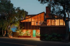 Inside Carl Maston’s Ventura Beach House, Built Around a Brick Chimney